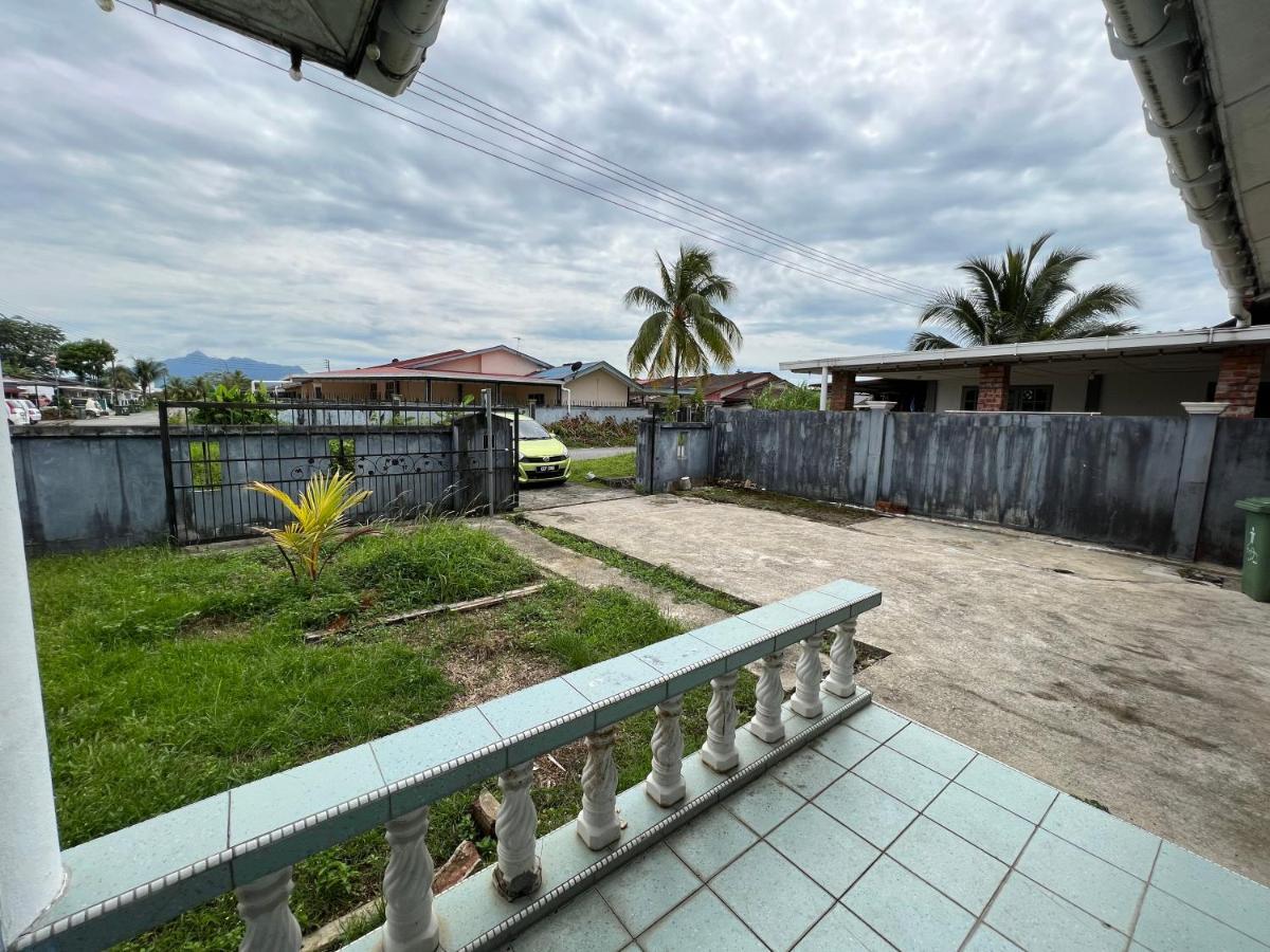 Hanif Homestay Kuching Exterior foto