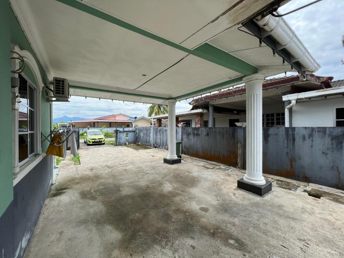 Hanif Homestay Kuching Exterior foto