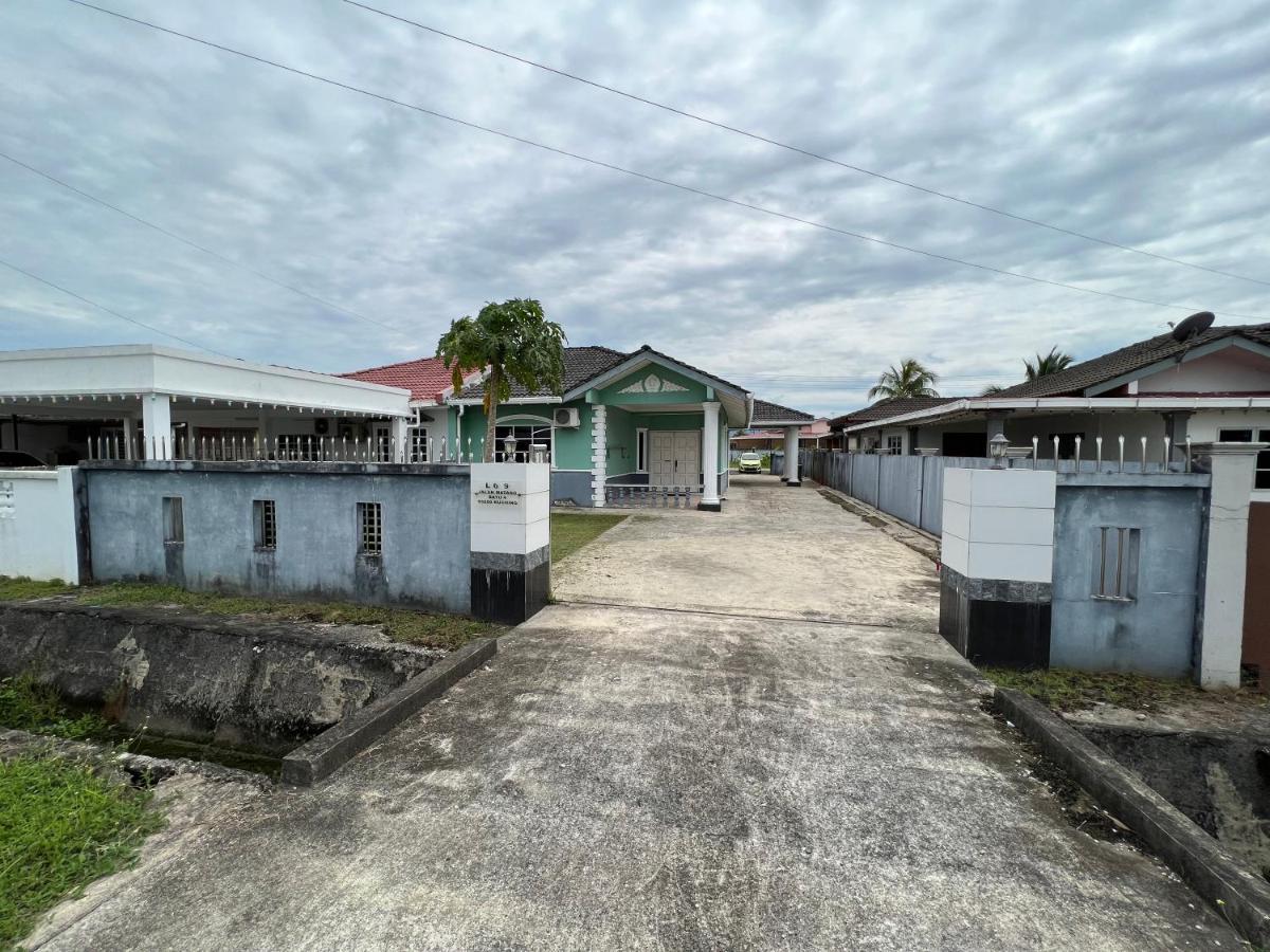 Hanif Homestay Kuching Exterior foto